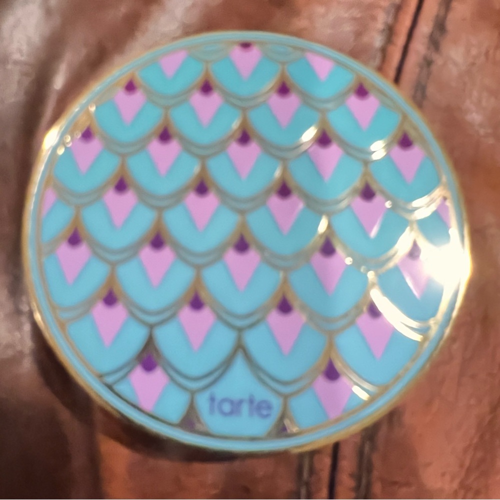 Tarte Compact with Aqua and Lavender Scallop Design